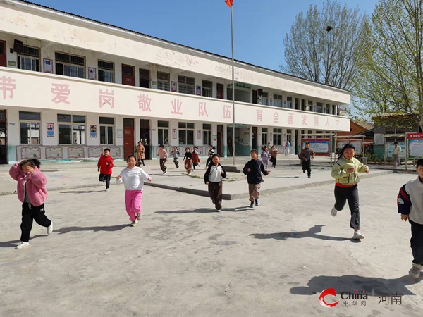 筑牢安全防线 守护平安校园‌——西平县柏苑芳庄小学开展应急疏散演练活动