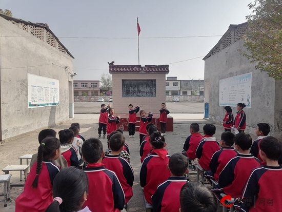 西平县权寨苗张小学开展“诗韵清明·童心寄思”朗诵比赛活动