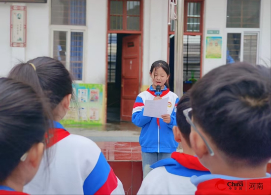 清明祭奠英烈 赓续红色血脉——西平县柏亭朱洪小学开展清明祭英烈活动