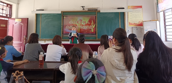 西平县专探中心校举办“书香润童心 阅读伴成长”读书分享会