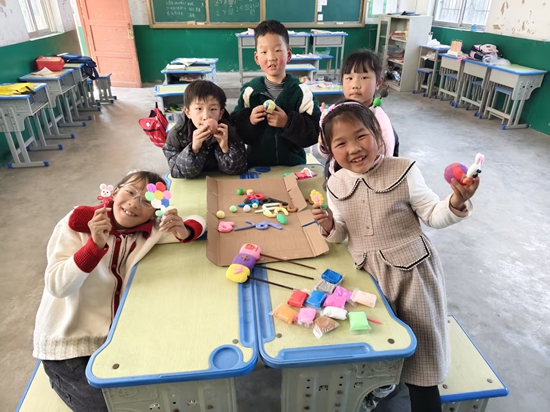 “数”与“泥”的奇妙邂逅——西平县重渠南徐小学开展“双减”之下的快乐学习主题活动