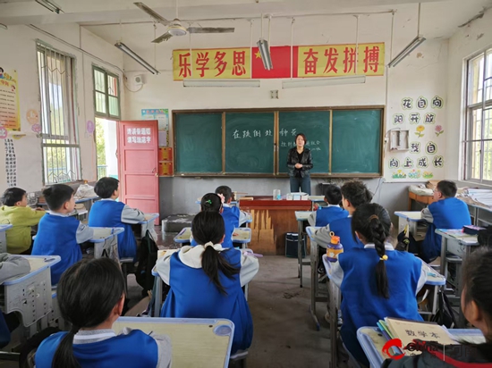 在跌倒处种花——西平县重渠乡罗拐小学开展挫折教育主题活动