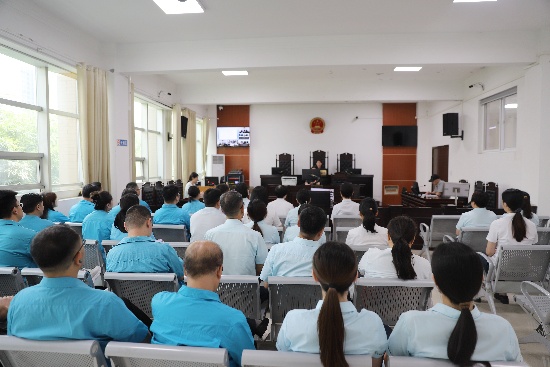 南阳卧龙区法院开展“公众开放日”活动