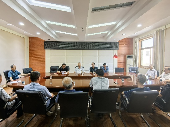 邓州市法院：学习贯彻回信精神  凝聚司法银龄力量