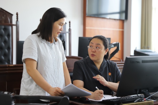 南阳卧龙区法院：当七旬老人撞上花季少年，心结怎么解？