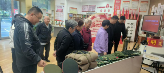 南阳市宛城区：军事展品“激活”家国情  社区大屏“点亮”国防课