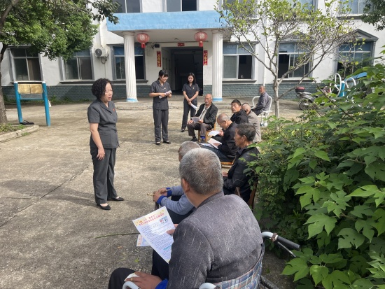 新野县法院：法治宣讲“暖夕阳 ” 司法护老守安康
