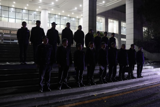 内乡县法院：雨雾破晓执行路 直播见证“真执行”