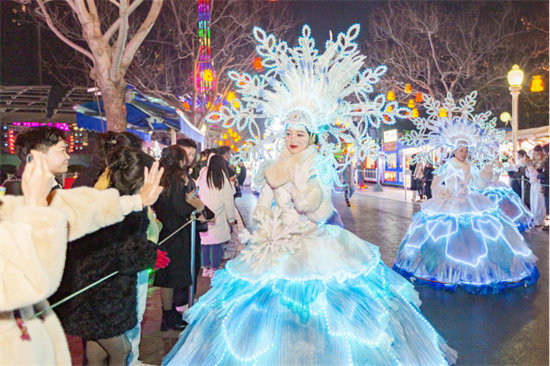 郑州方特“童话新年夜”即将启幕 打造仪式感冬日浪漫之旅233