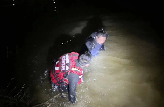 外地男子轻生跳水 永城救援队全力搜救