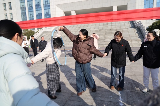 5、“一圈到底”比赛现场