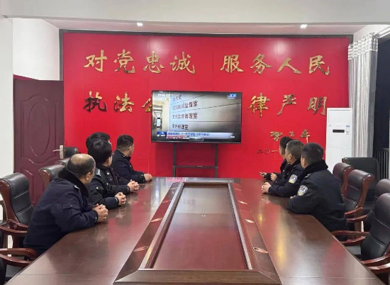 热血忠诚铸警魂 先进榜样励初心