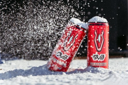 邂逅冬日冰雪运动，能量型维生素饮料品牌战马高燃助力