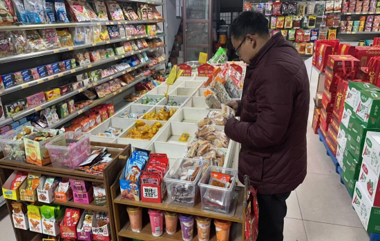 内乡县赤眉镇:备足物资稳供应 红火年味满乡村