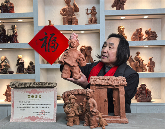 泥塑大师张振福荣膺首届“河南陶瓷工匠”称号