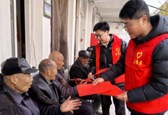 南阳宛城区：寒冬送暖传文明 敬老新风润桑榆