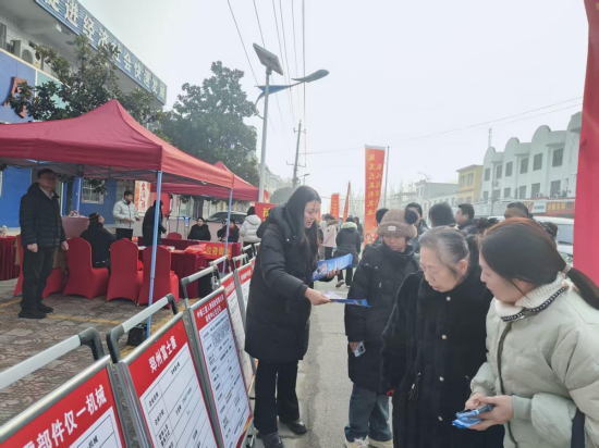 南阳宛城区：新春送岗暖民心 精准服务促就业