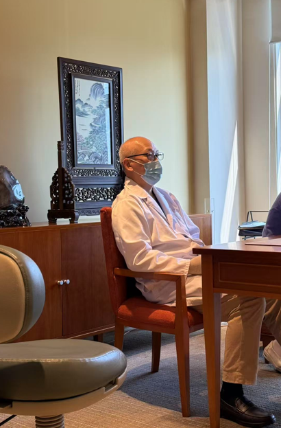 鼻窦炎治疗领域的“光明使者”——记耳鼻喉科周兵教授:以精诚之志,铸生命之桥