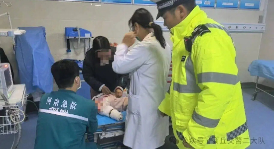 【紧急护送】风雪里的生命绿道 襁褓旁的警徽守护