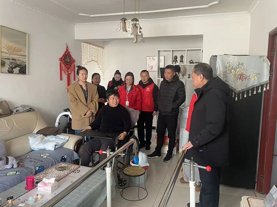 商丘市梁园区陇海街道：情暖新春送关怀 结对帮扶暖民心