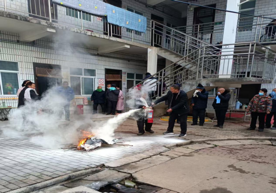 内乡县赤眉镇敬老院：消防演练筑防线 文明新风润人心