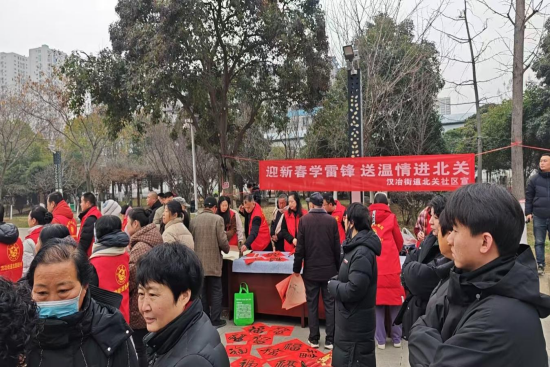 南阳宛城区社会工作部:墨香义诊添年味 志愿同行暖新春