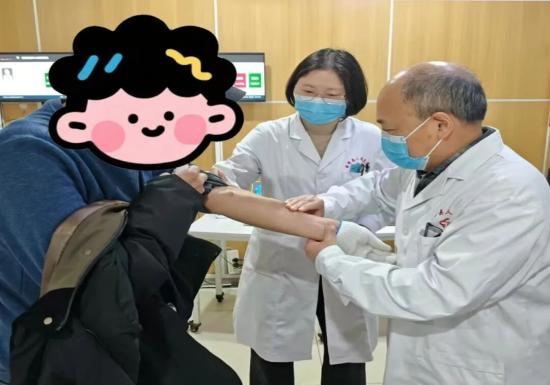 新野县人民医院:京宛携手护安康 专家义诊暖新野