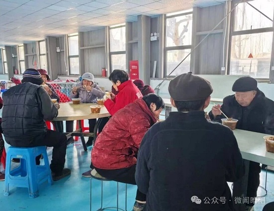 睢阳区包公庙镇：一餐热饭暖民心 养老服务有温度