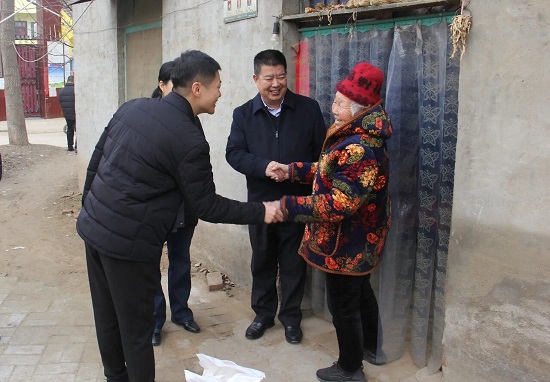 市应急管理局赴帮扶村宁陵县李庄村开展走访慰问活动