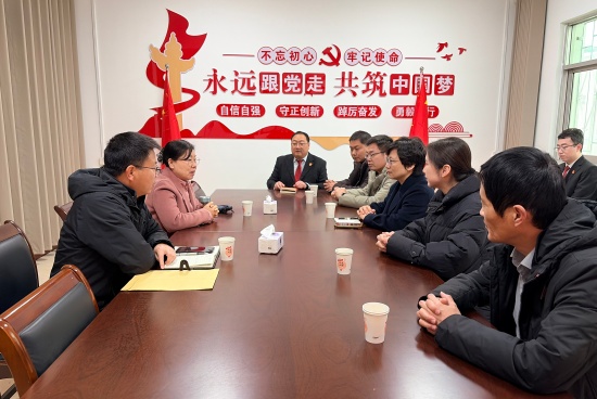 南阳中院领导到卧龙区法院安皋法庭走访慰问