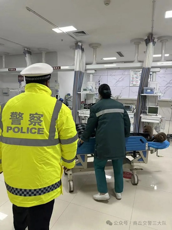 商丘交管三大队紧急开道护送抽搐病患就医