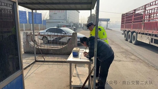 商丘交警支队:交管勤务二大队全力坚守筑防线,护航春运平安路