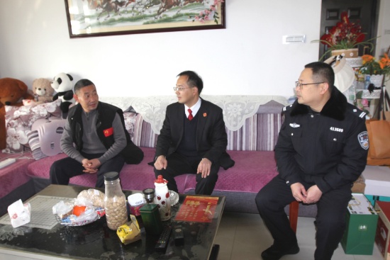 方城县法院开展春节前走访慰问活动