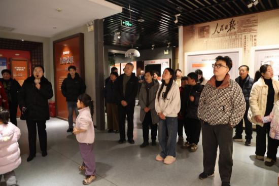 新野县法院举办新春座谈会暨“公众开放日”活动