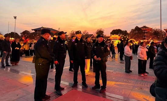 商丘市公安局睢阳分局:新春守护“警”相随:找回走失儿童,寻回万元压岁钱