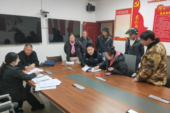 方城县法院:府院联动解民忧 护薪暖企迎新春