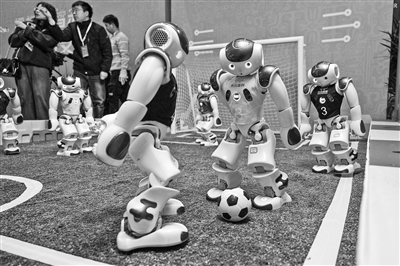 人形机器人“春节档”吸睛 技术进化折射产业新机