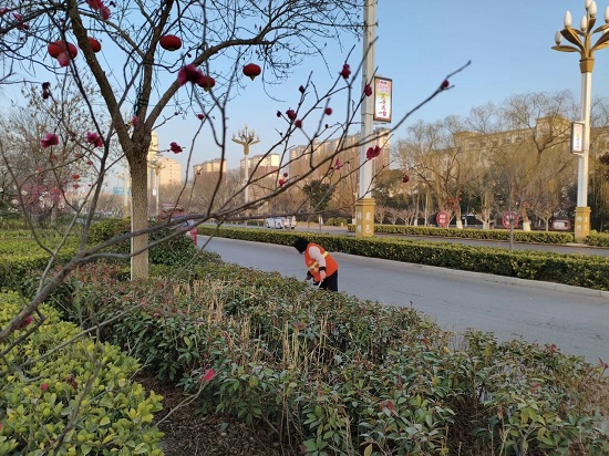 商丘市睢县：晨光暮色“环卫橙” 守护净暖年味