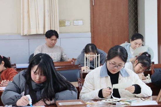 南阳宛城区法院举办廉洁主题元宵节活动