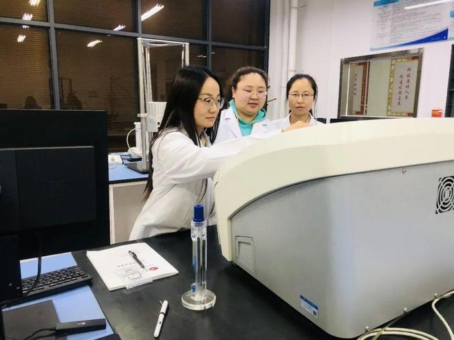 寒假坚守践初心 科研攻关显担当——黄河科技学院纳米功能材料研究所寒假期间科研攻关与服务纪实