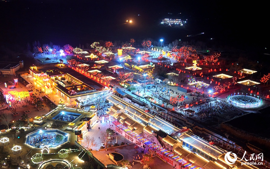 河南陕州：地平线下花灯璀璨