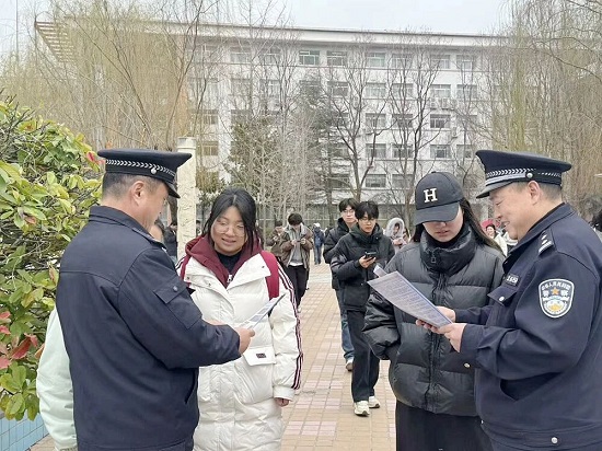 商丘市公安局梁园分局：平原派出所深入大学校园开展开学季禁毒宣传活动