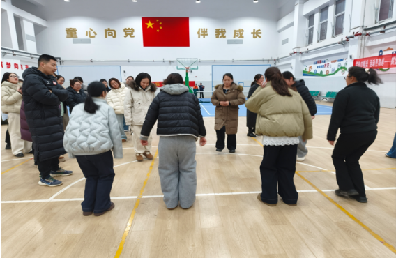 巾帼绽芳华 运动更精彩——鹤壁市淇水关小学妇女节主题活动