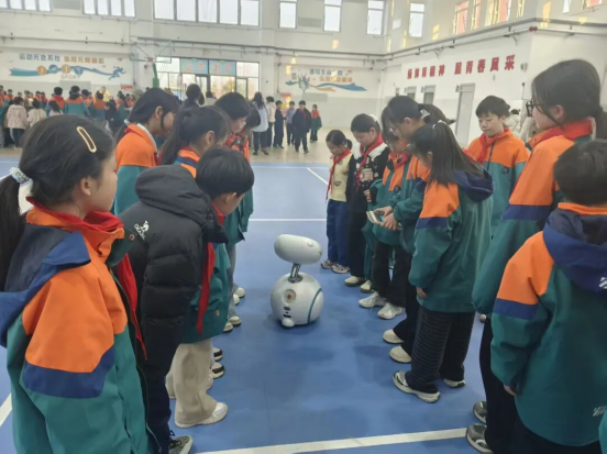 智启新程AI领航——鹤壁市淇水关小学人工智能开学第一课(图7)