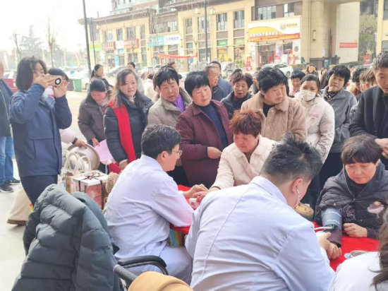 河南内乡：“雷锋”就在身边活动受热捧