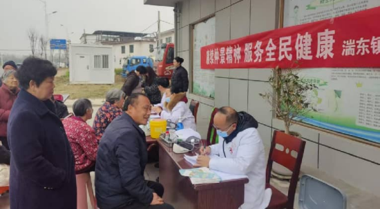 河南内乡：党建引领聚合力 雷锋行动暖人心