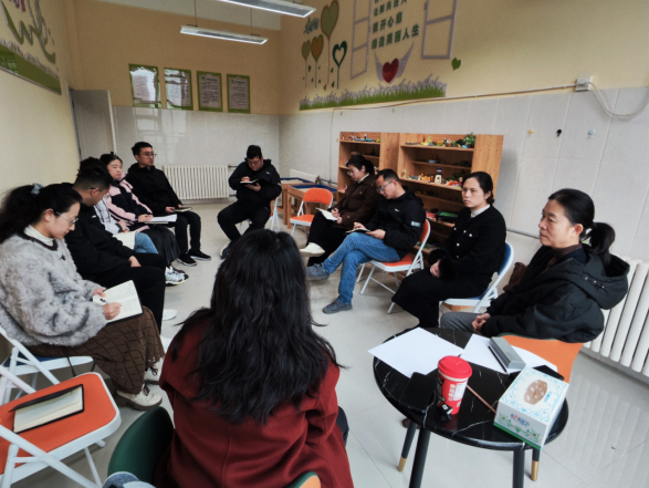 赋能心育 护航成长——鹤壁市致远中学召开七年级班主任心理案例分析座谈会