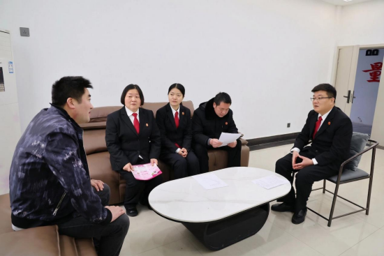 新野县法院：问需于企“面对面” 普法惠工“零距离”