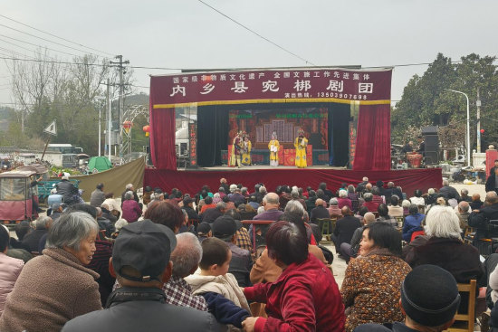 内乡县赤眉镇：送戏下乡润民心 文明新风入乡村