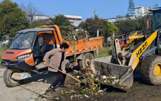 内乡县赵店乡：全域攻坚清环境 文明清明树新风